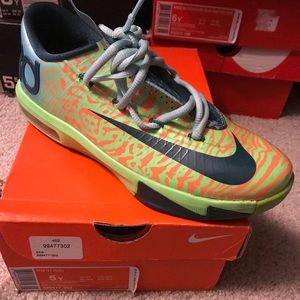 Nike kd size 5Y